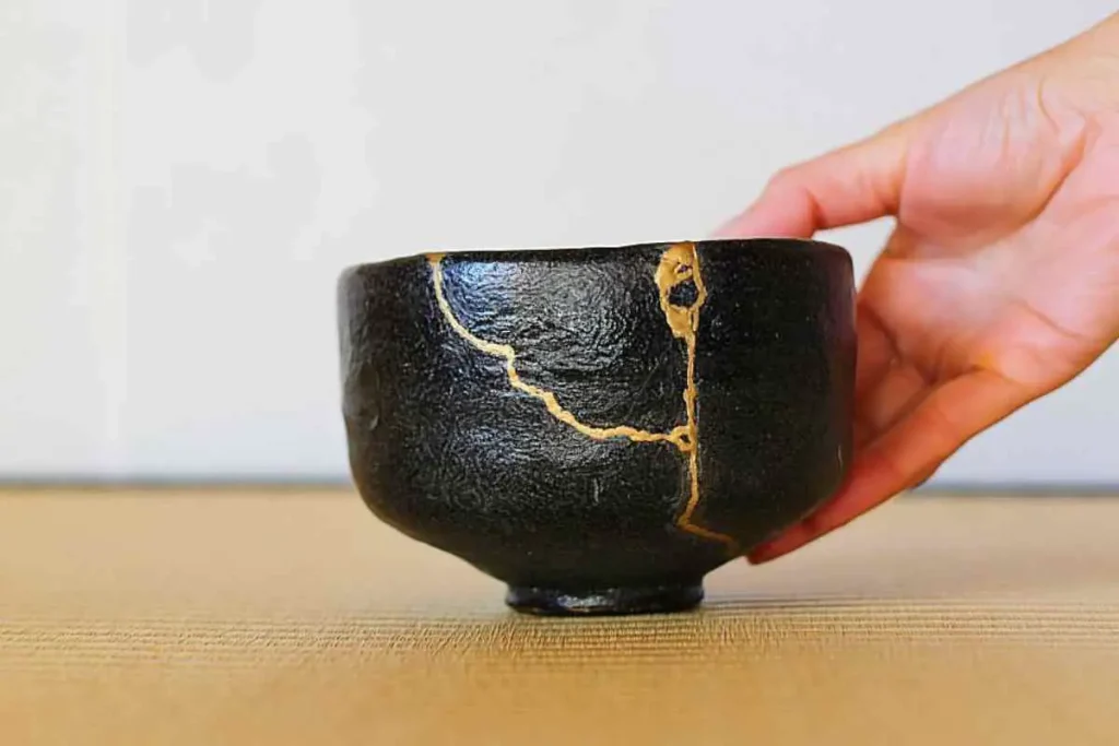 Kintsugi - Imperfect ceramic art 
