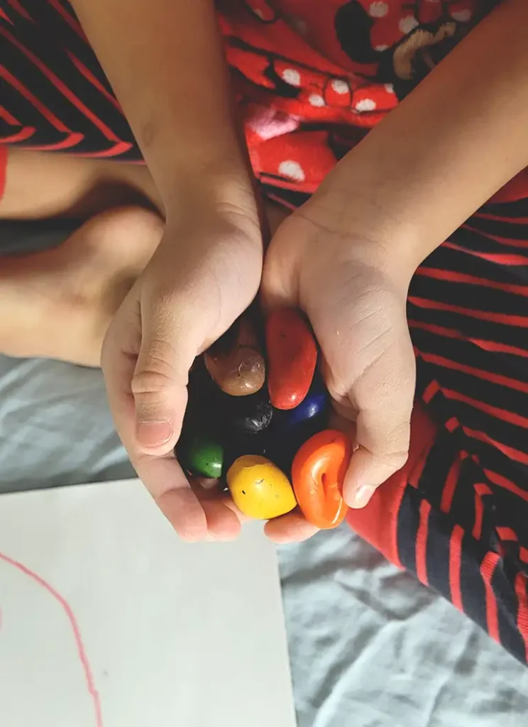 64 non toxic Crayons Just Rocks in A Box - 32 Colors 5 Crayon Rocks reviews