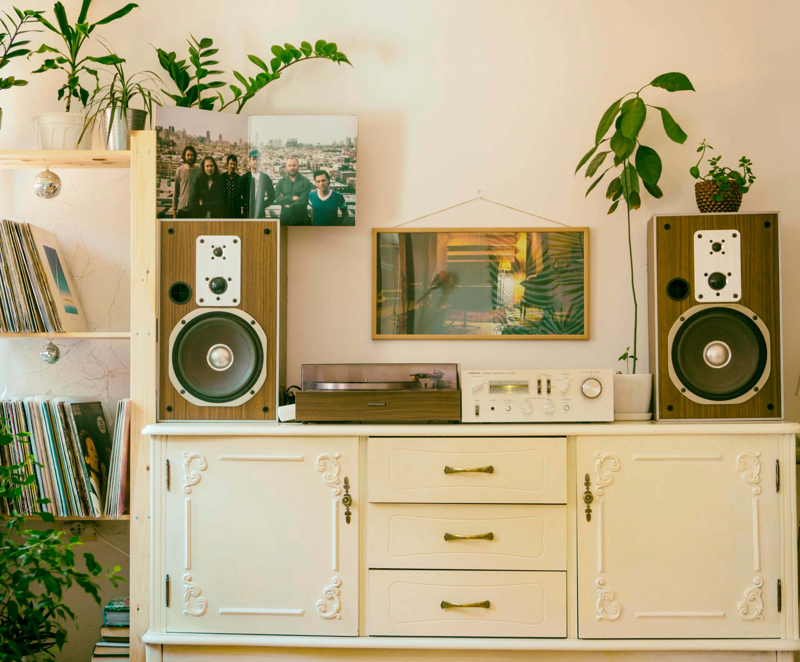 Natural Home Acoustics: How to Improve Sound for Relaxation (2025) 1 Photography of Furniture and Appliances at Home. acoustic