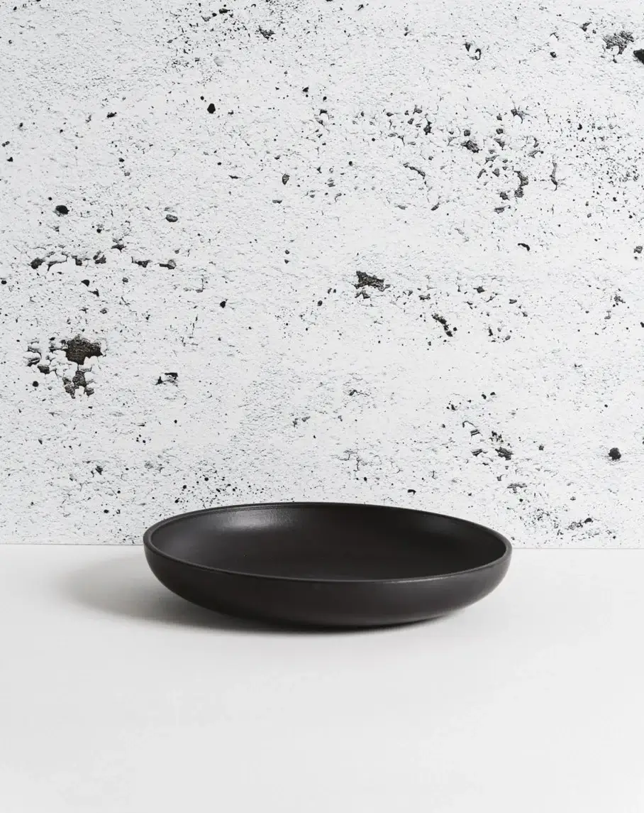 Le Kuisto 12-Piece Stoneware Dinnerware Set - Lead Free, Cadmium Free, GHARYAN 2 black ceramic plate